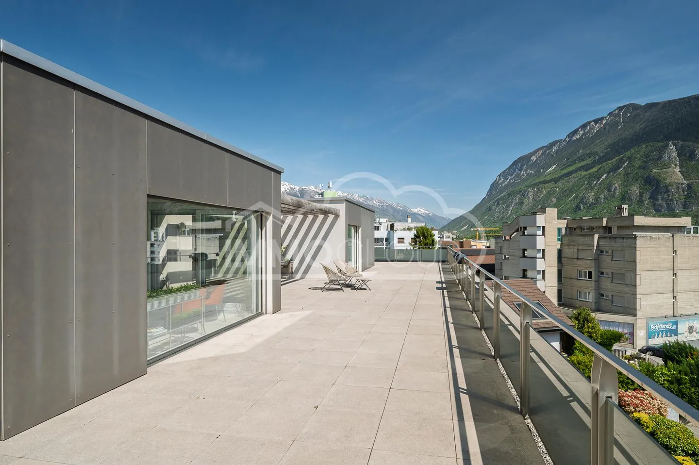 Penthouse in neuwertigem Zustand! Vollständige Privatsphäre - Foto 1 von 13