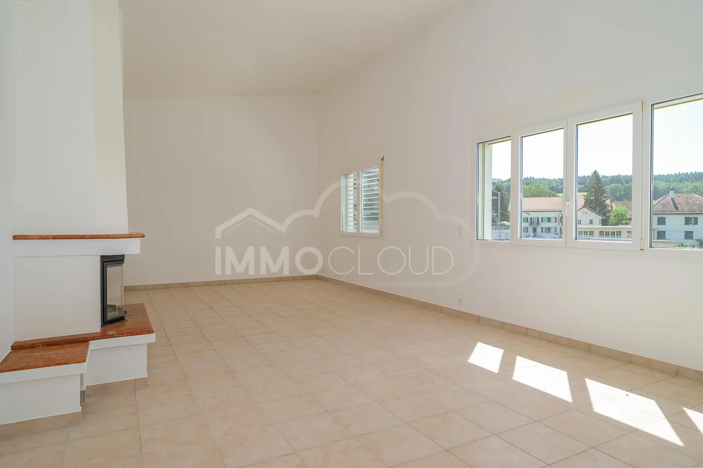 Appartement spacieux au dernier étage - Photo 2 sur 10
