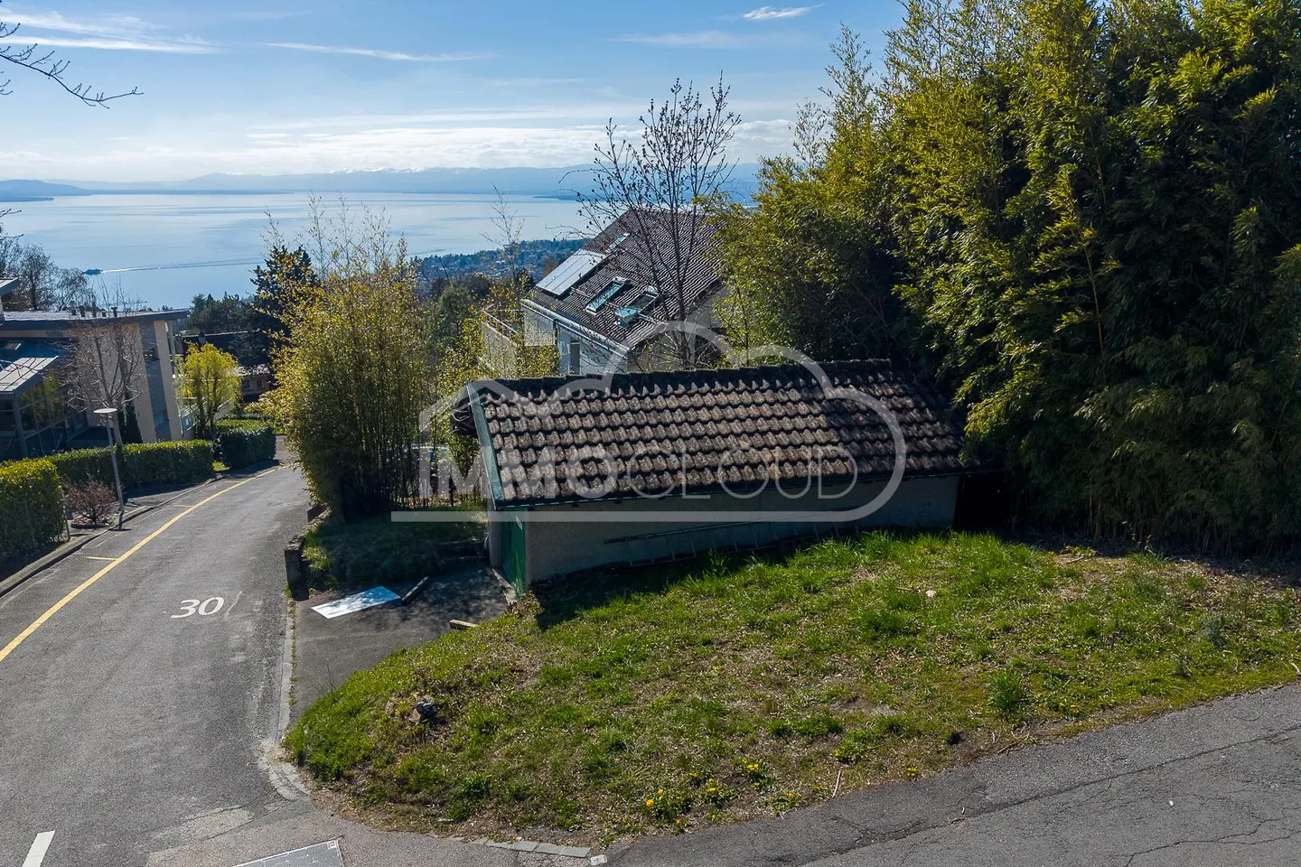 Garage with private plot - Photo 8 of 11