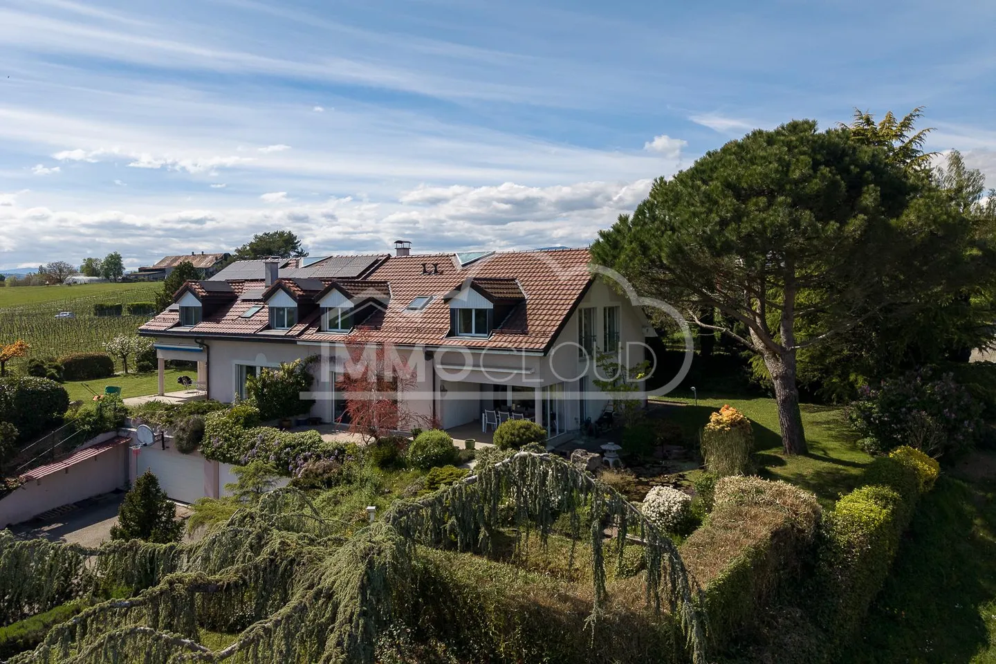 Charming Family Home in Denens - Photo 2 of 11