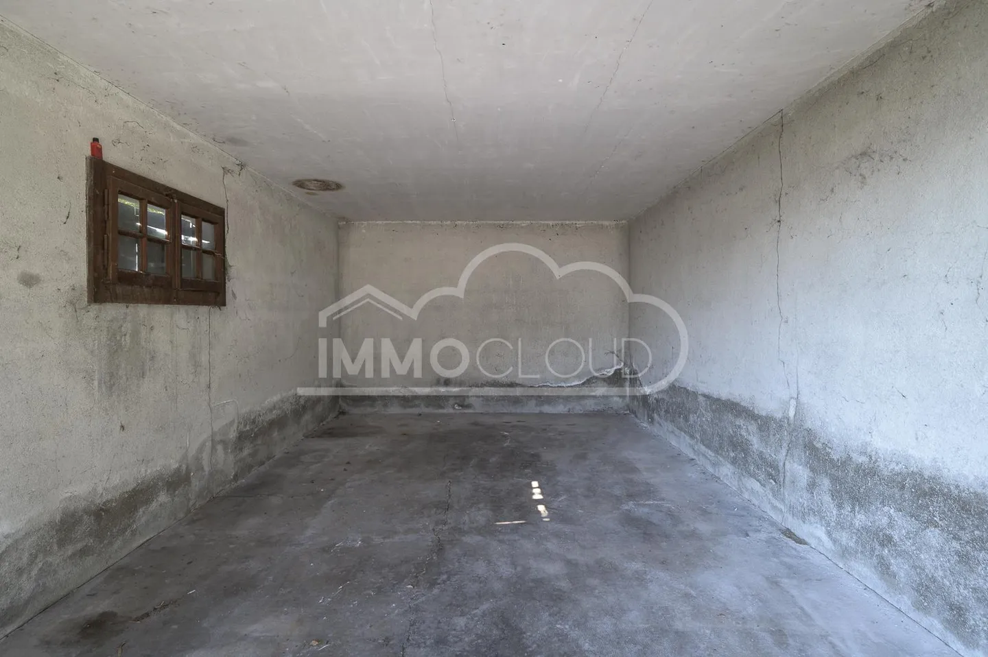 Garage with private plot - Photo 6 of 11