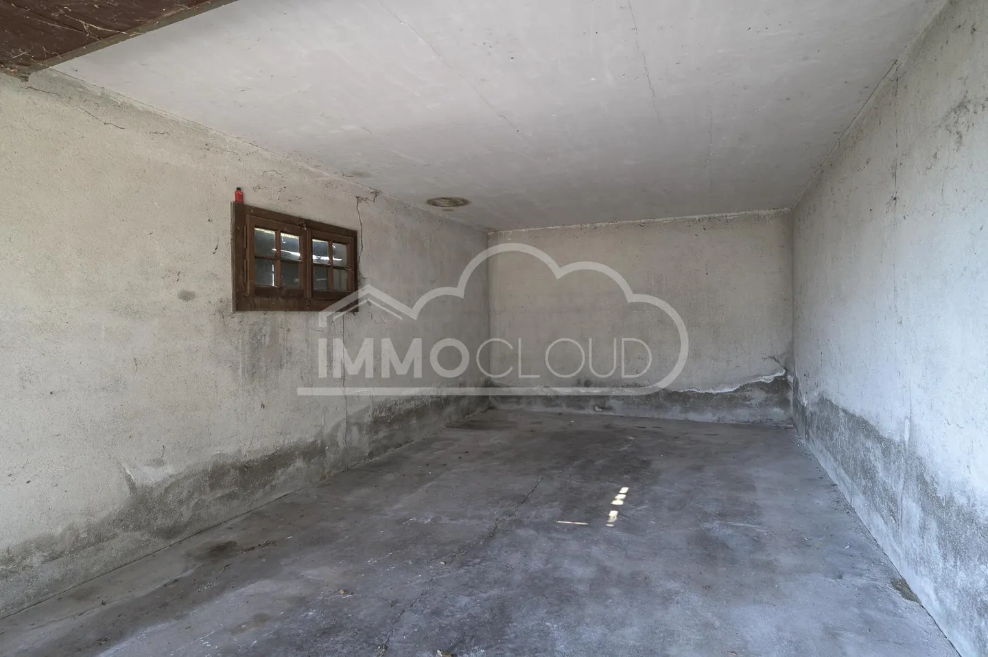 Garage with private plot - Photo 5 of 11