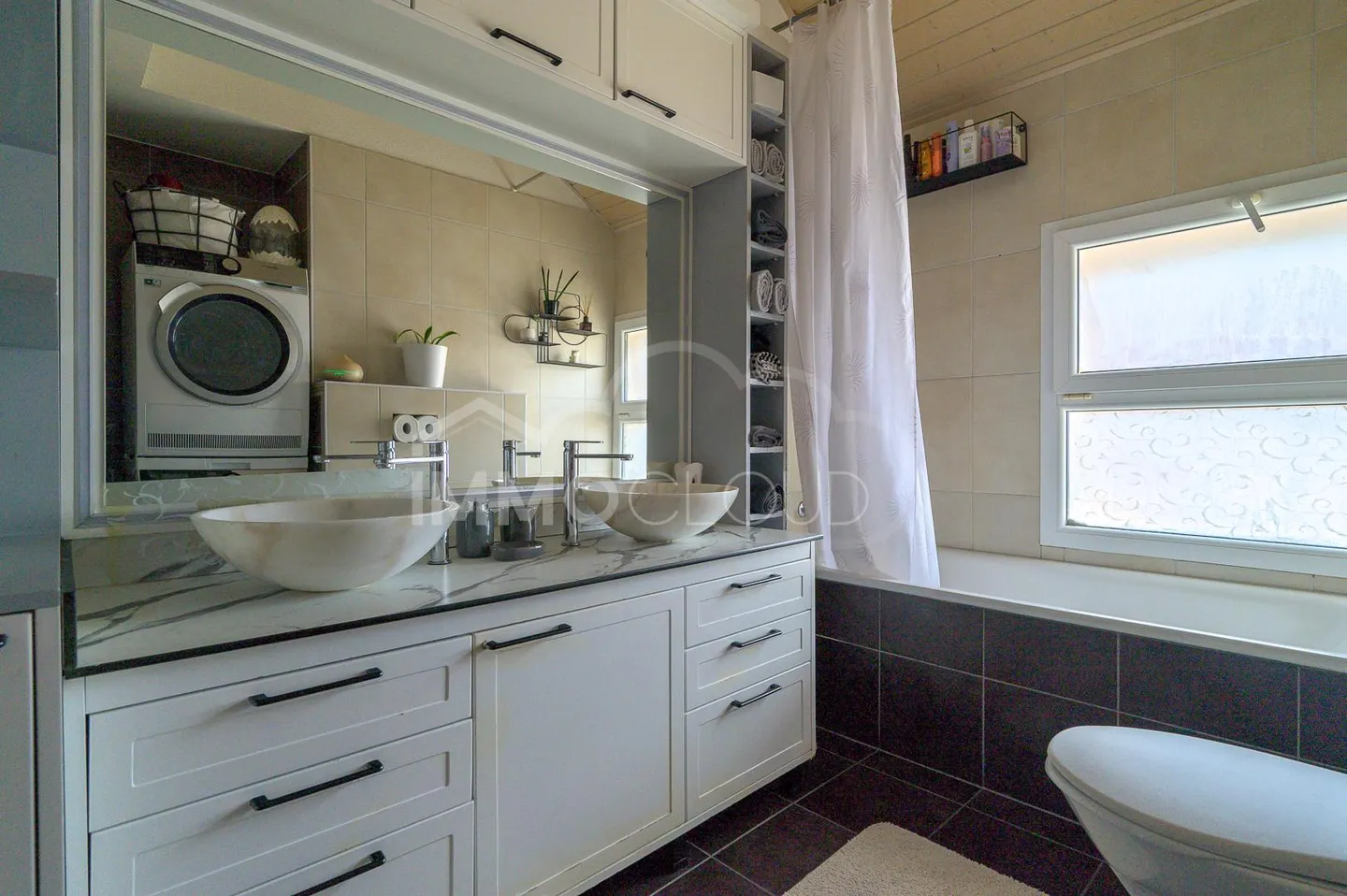 Renovated income property with development reserve - Photo 5 of 13