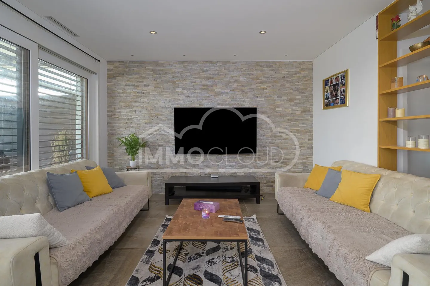 Luxury with lake view! - Photo 8 of 13