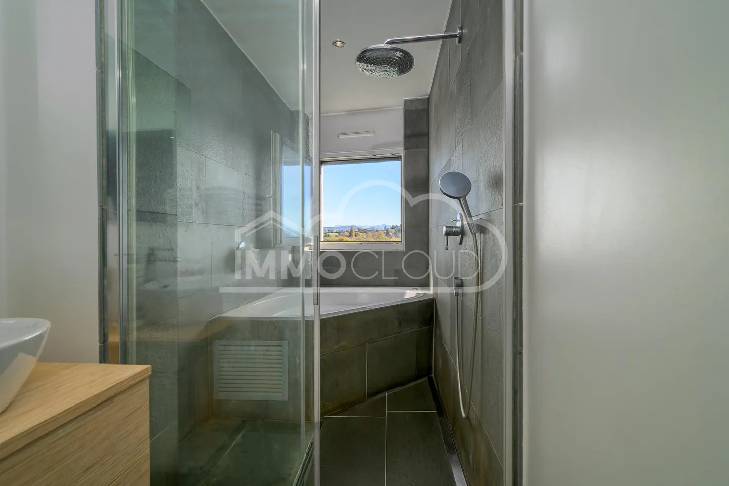 Superb duplex with terrace and garden - Photo 10 of 12