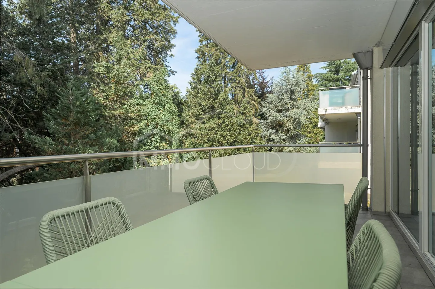 Ideally located - like new apartment! - Photo 6 of 8