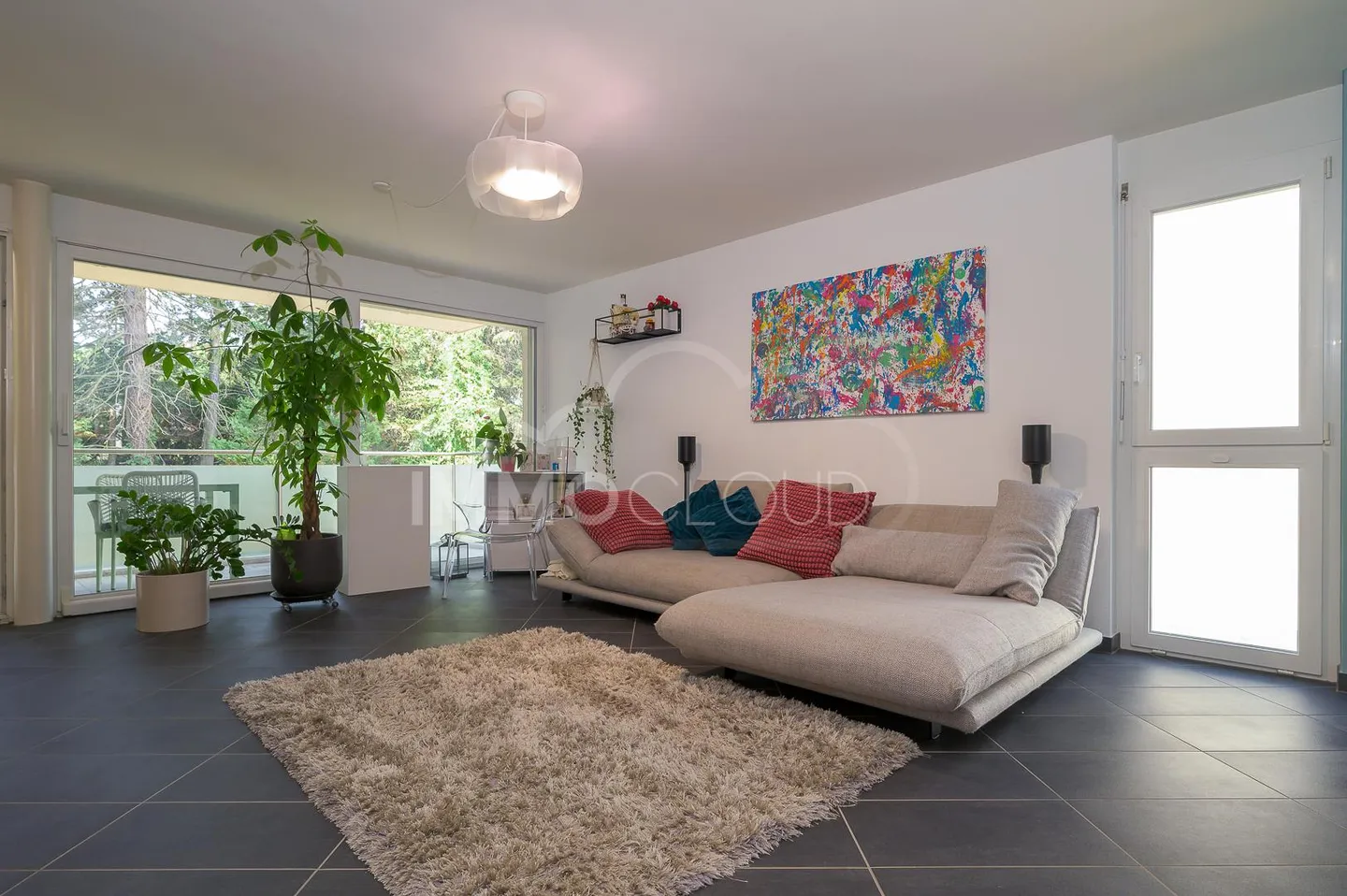 Ideally located - like new apartment! - Photo 1 of 8