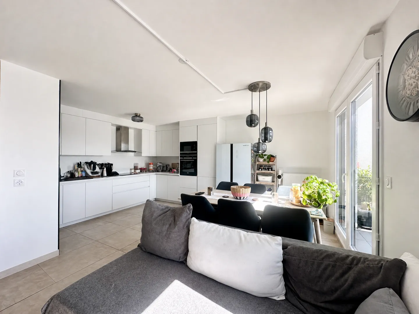 Large family apartment? Cessy, near the border - Photo 2 of 7