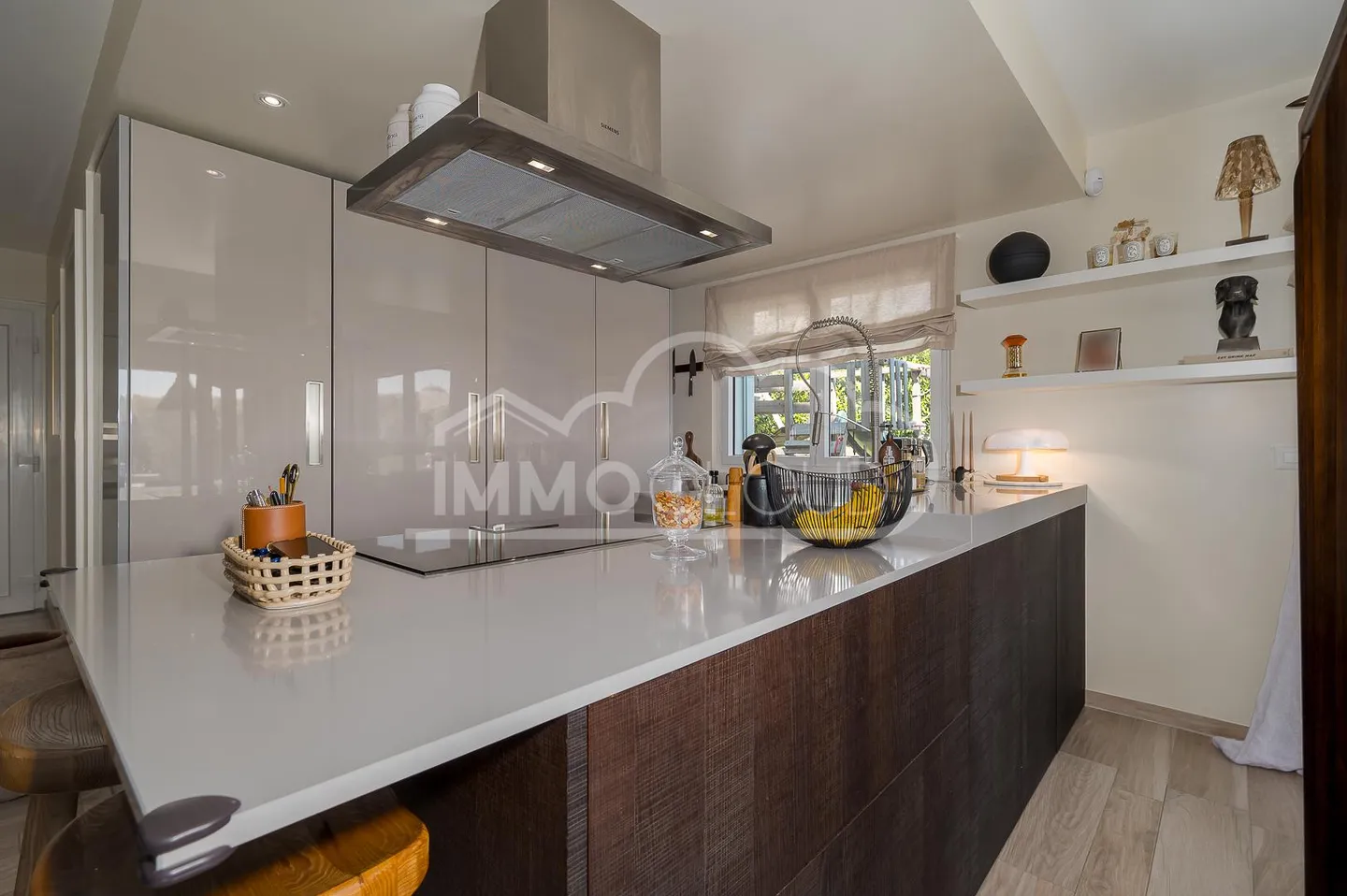 Charming Villa with Lake View - Photo 8 of 13