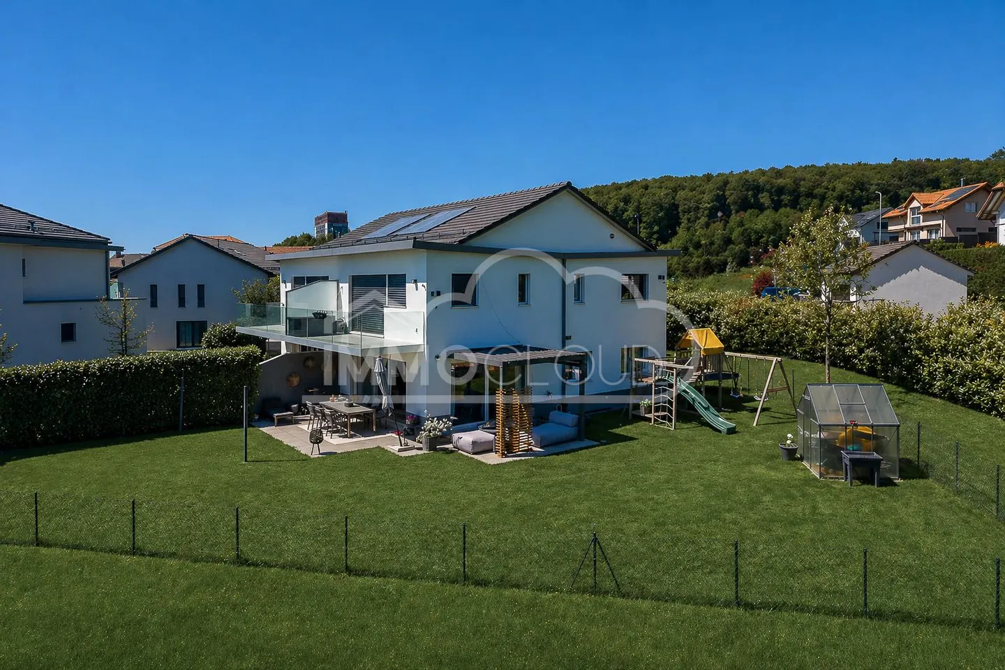 Charming Villa with Lake View - Photo 2 of 13