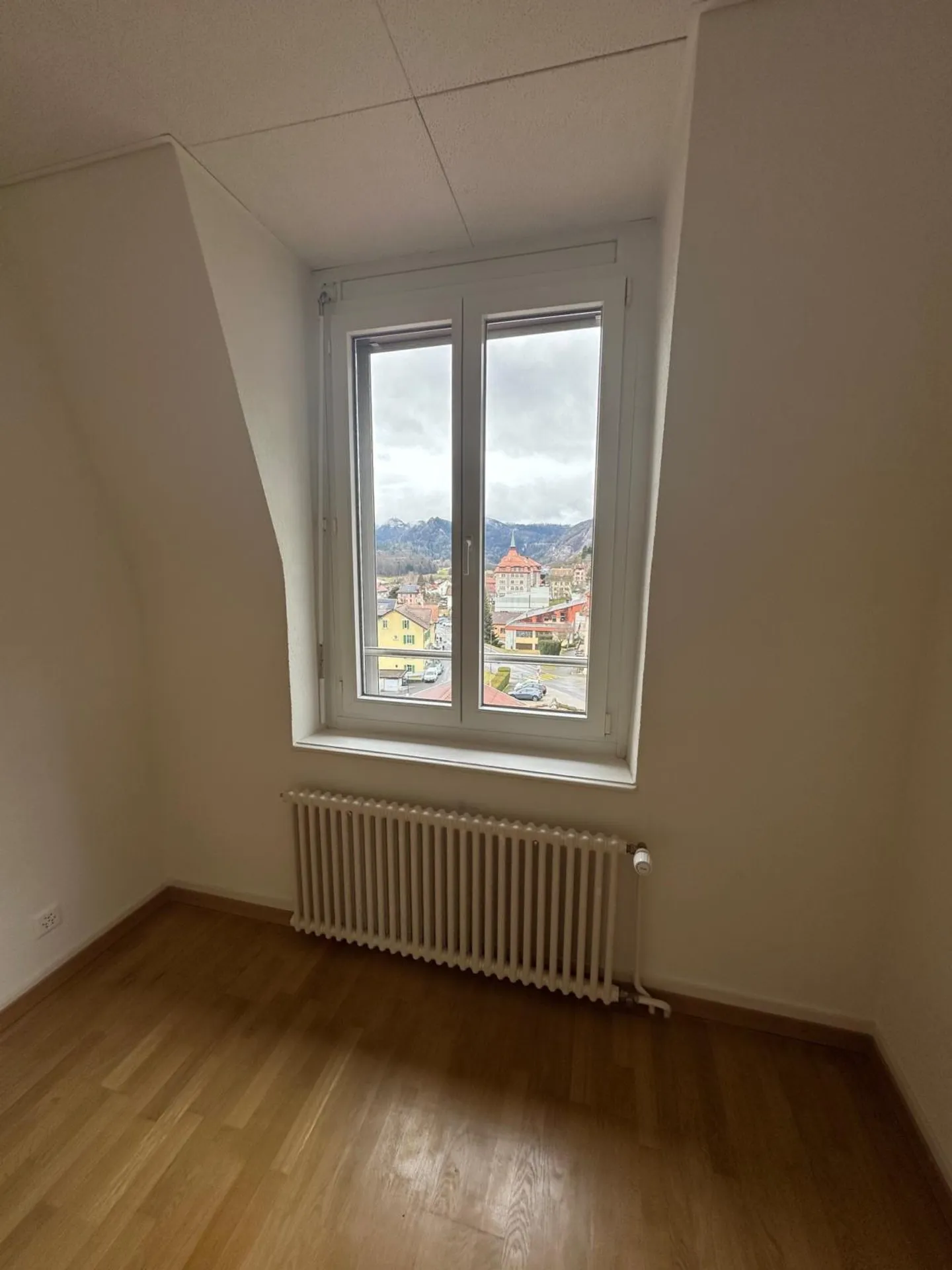 3.5 rooms on the top floor! - Photo 4 of 13