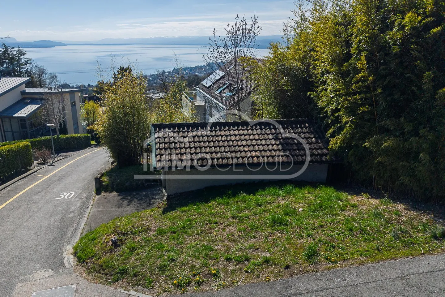 Garage with private plot - Photo 11 of 11