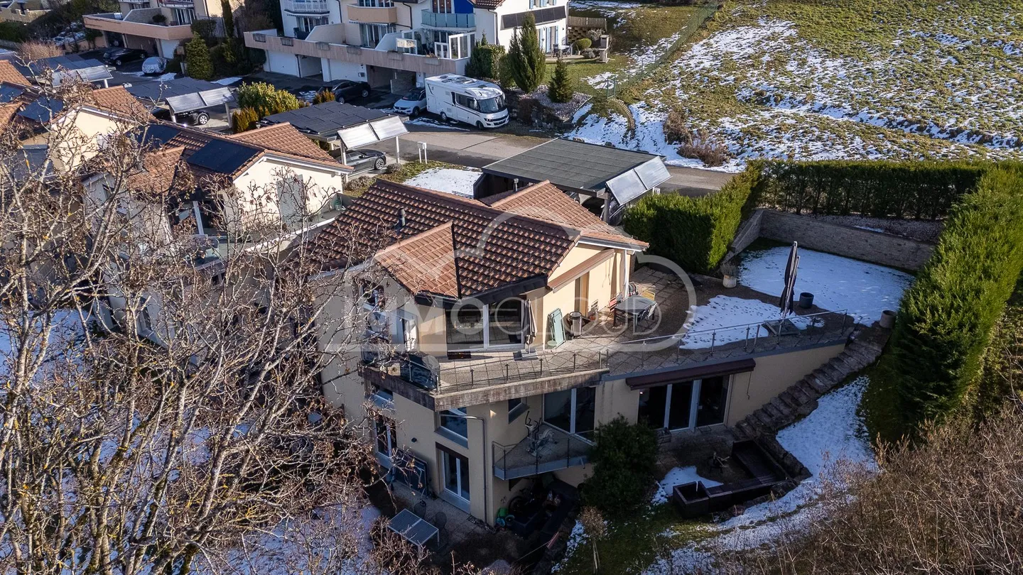 Contemporary villa with garden and forest view - Photo 11 of 13