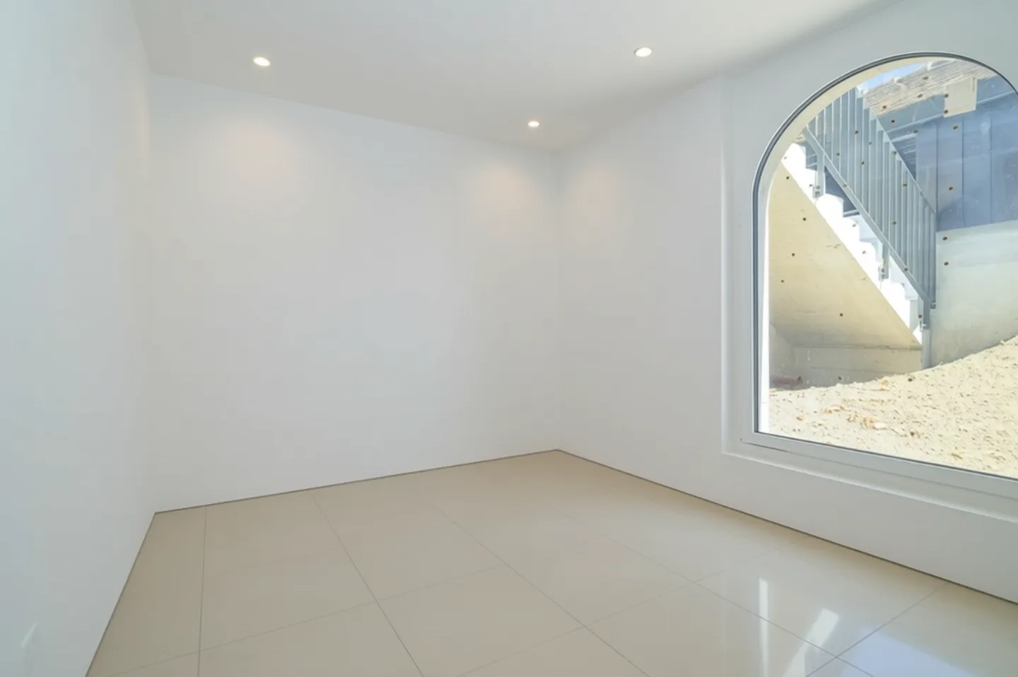 Shared office! 16 m² for rent with sink - Photo 2 of 13