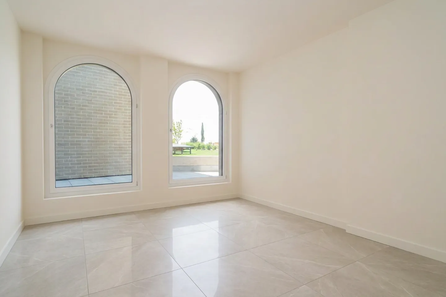 Exceptional professional space of 124 m² in a new and dynamic neighborhood - Photo 3 of 13