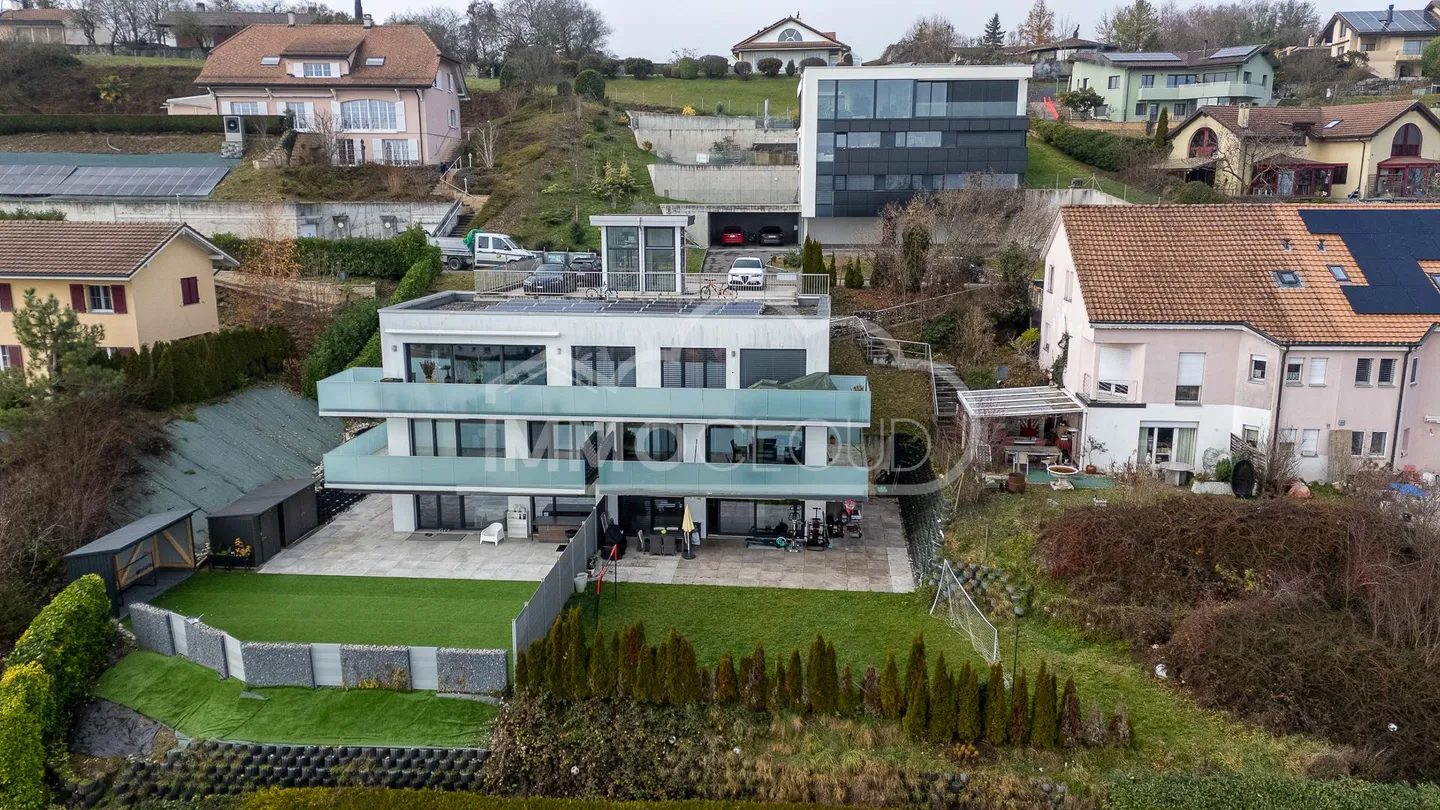 Luxury with lake view! - Photo 6 of 13