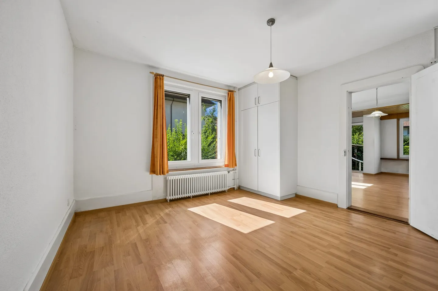 Dreifamilienhaus in Bern-Bümpliz mit Garten und seltenem Potenzial - Photo 8 of 13