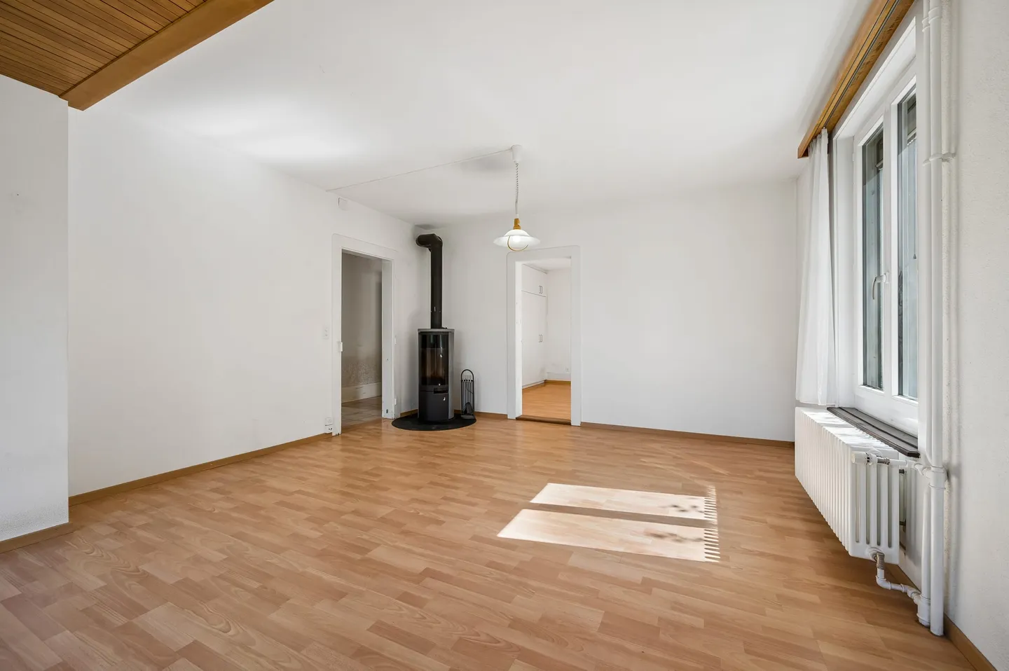 Dreifamilienhaus in Bern-Bümpliz mit Garten und seltenem Potenzial - Photo 4 of 13