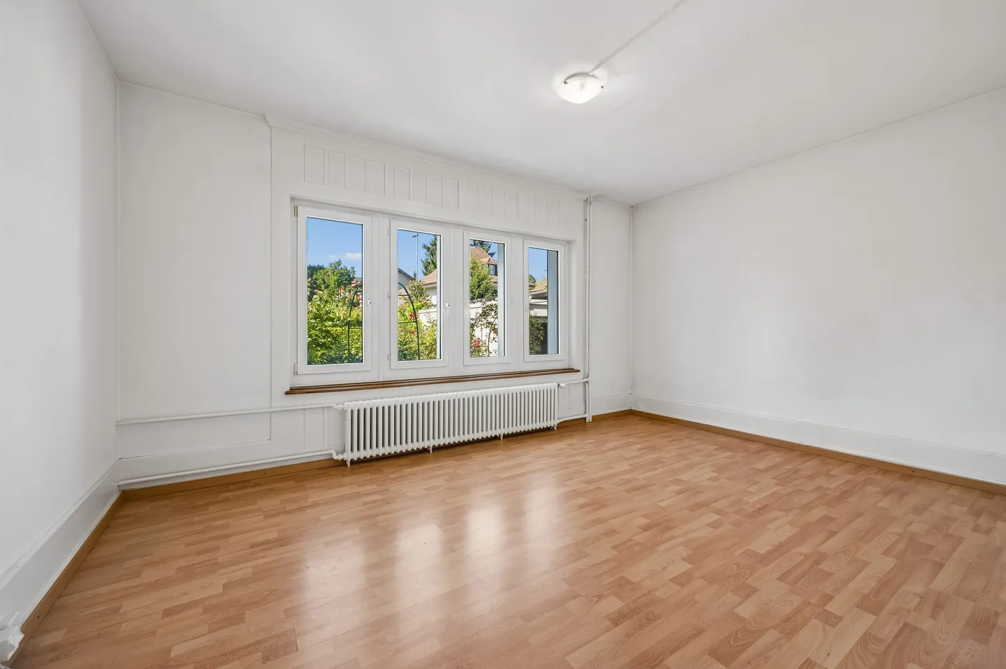 Dreifamilienhaus in Bern-Bümpliz mit Garten und seltenem Potenzial - Photo 10 of 13