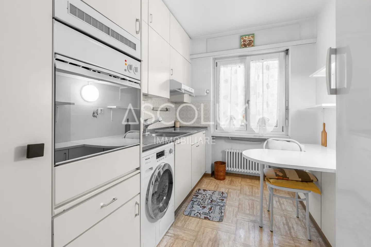 Spacious 2.5-room apartment with parking space included, in a residence with indoor pool and sauna - Photo 13 of 13