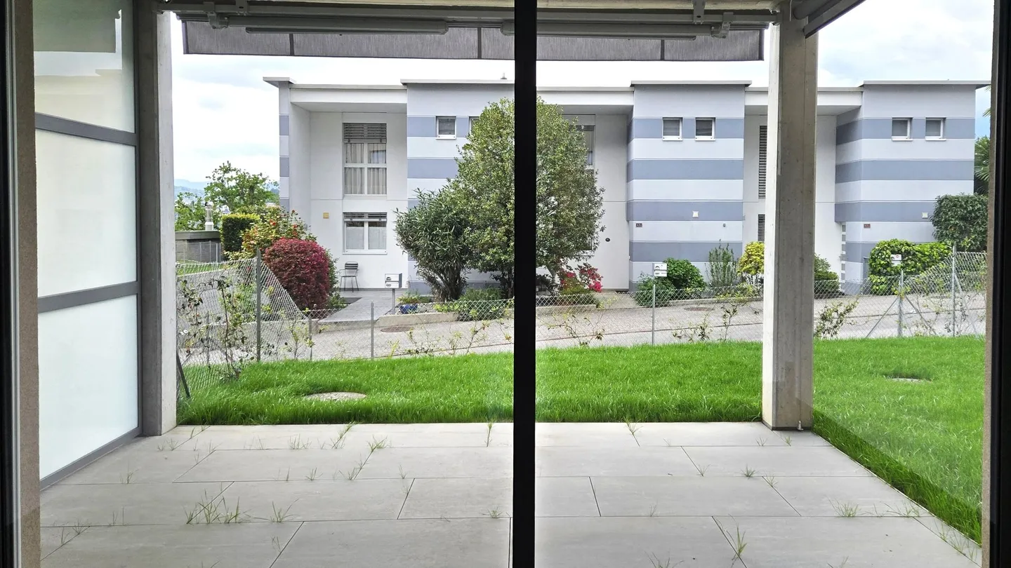 Spazi moderni e tranquilli - 3.5 locali con giardino - Foto 5 di 13