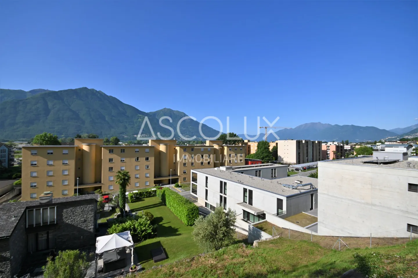Building plot of 1'070 m2 with panoramic views - Photo 3 of 9