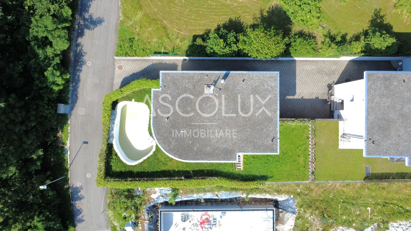 Bella casa unifamiliare di 4.5 locali con giardino e piscina in una zona residenziale tranquilla - Foto 5 di 13