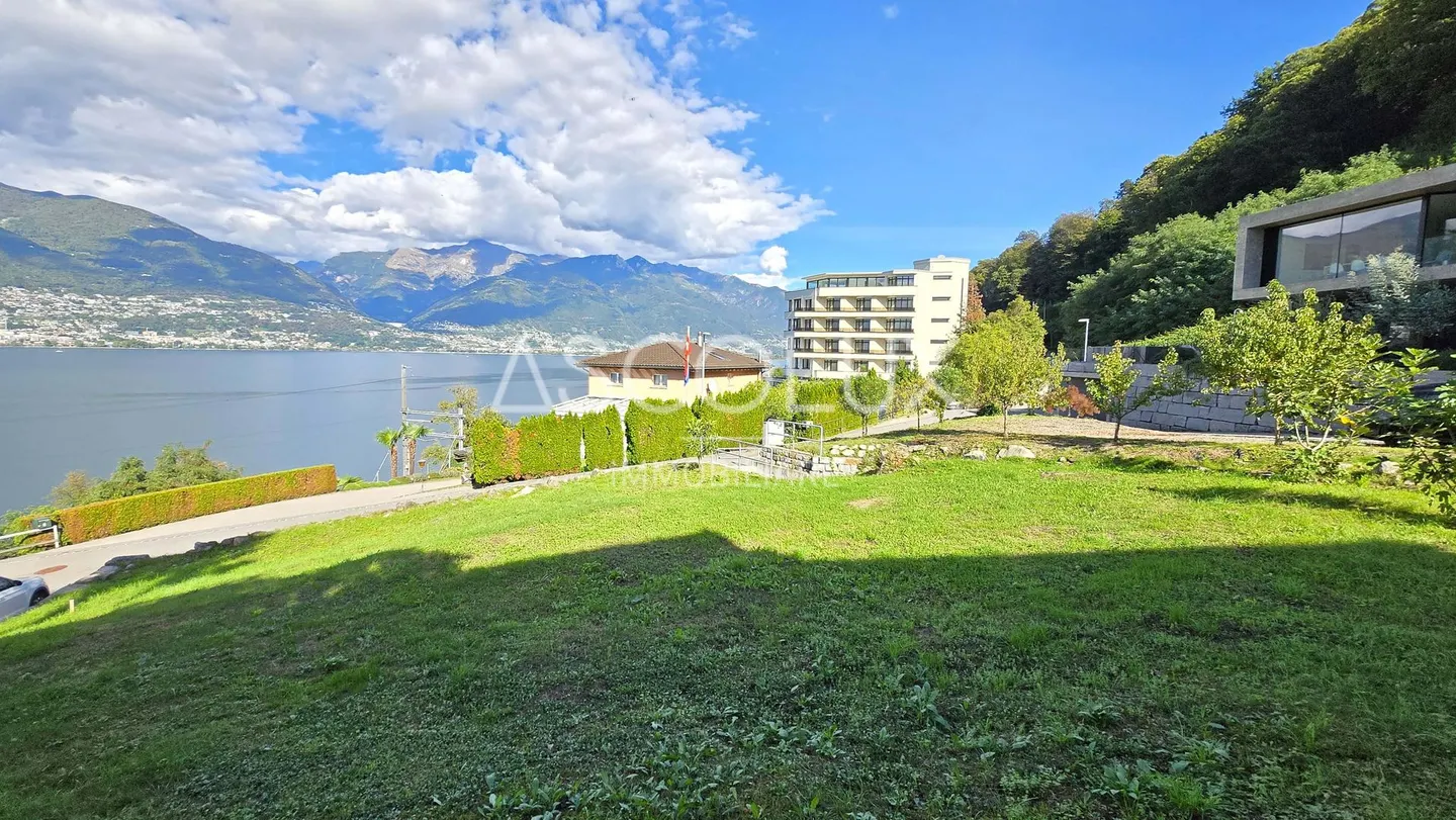 Terreno edificabile con vista lago - Foto 4 di 13