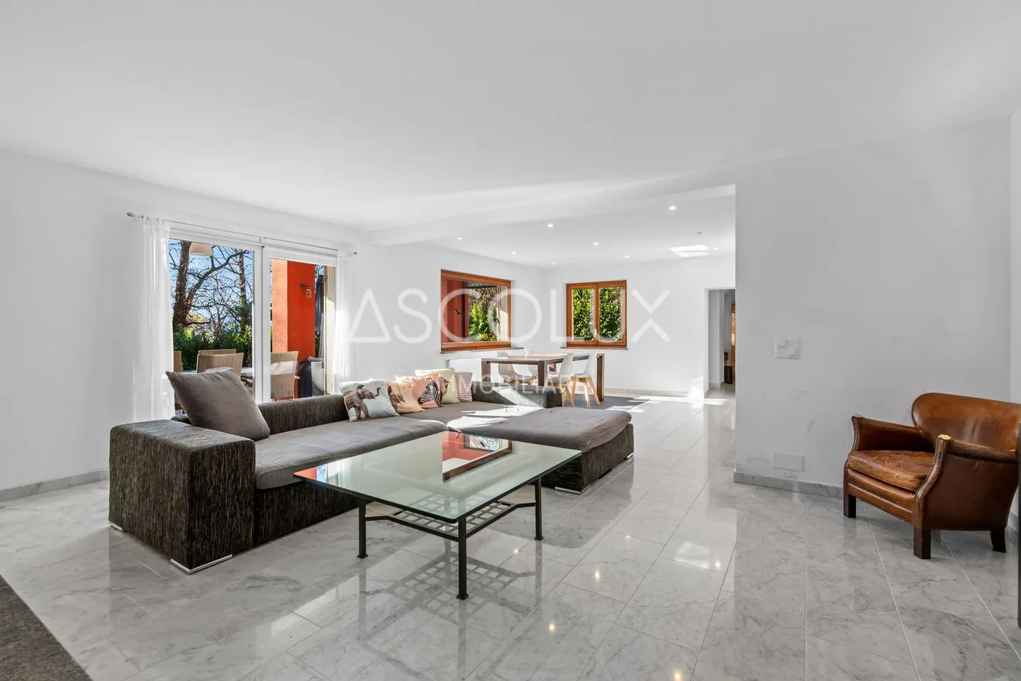 Casa bifamiliare da ristrutturare con giardino - Foto 11 di 13