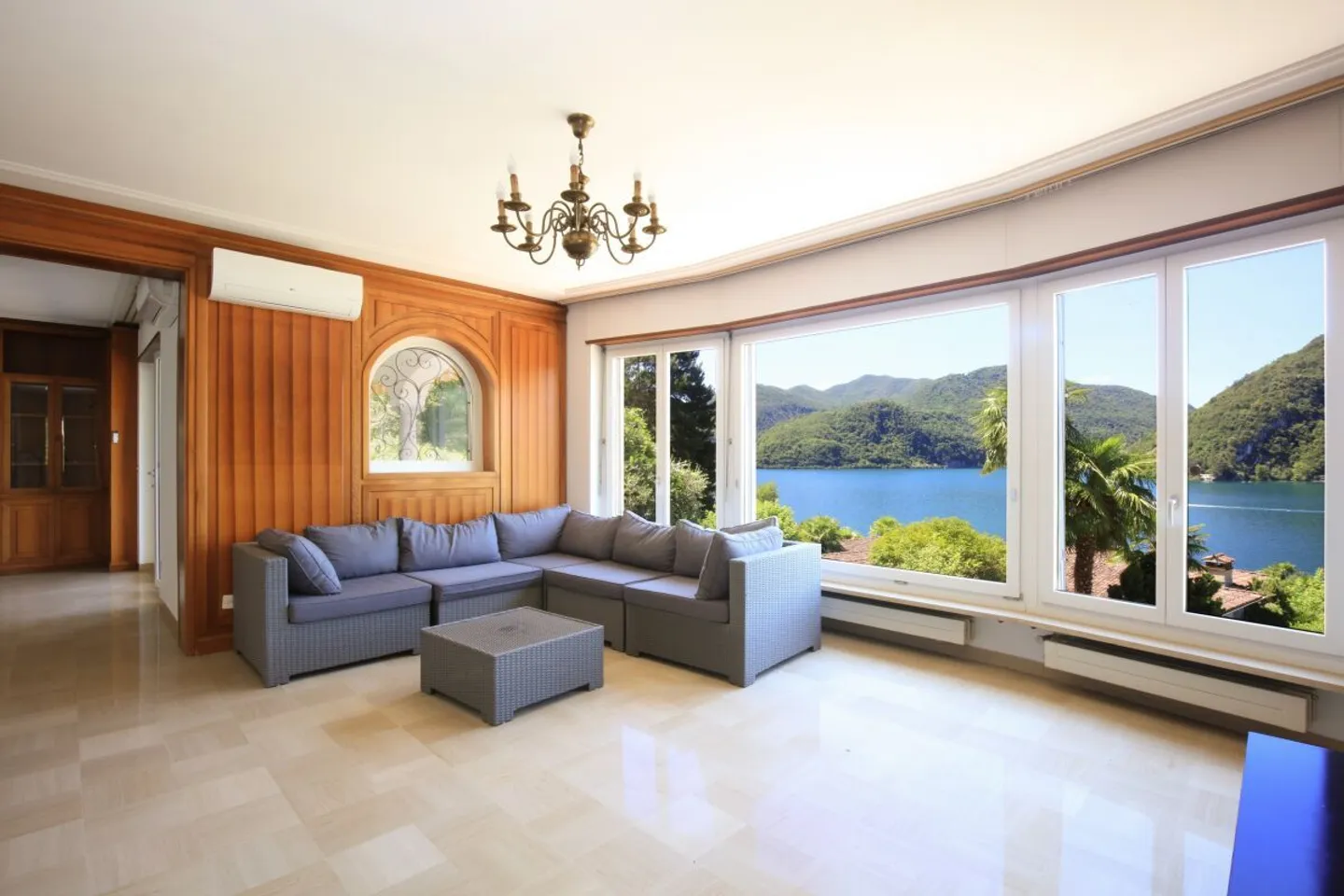 Mittelmeer-Villa mit Seeblick - Foto 7 von 13