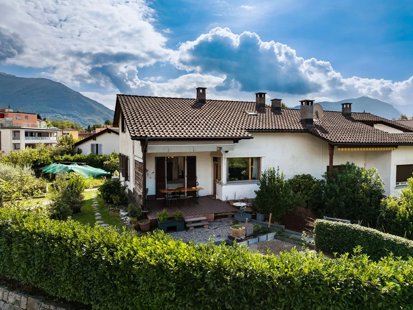 Charming House with Garden - Photo 3 of 13
