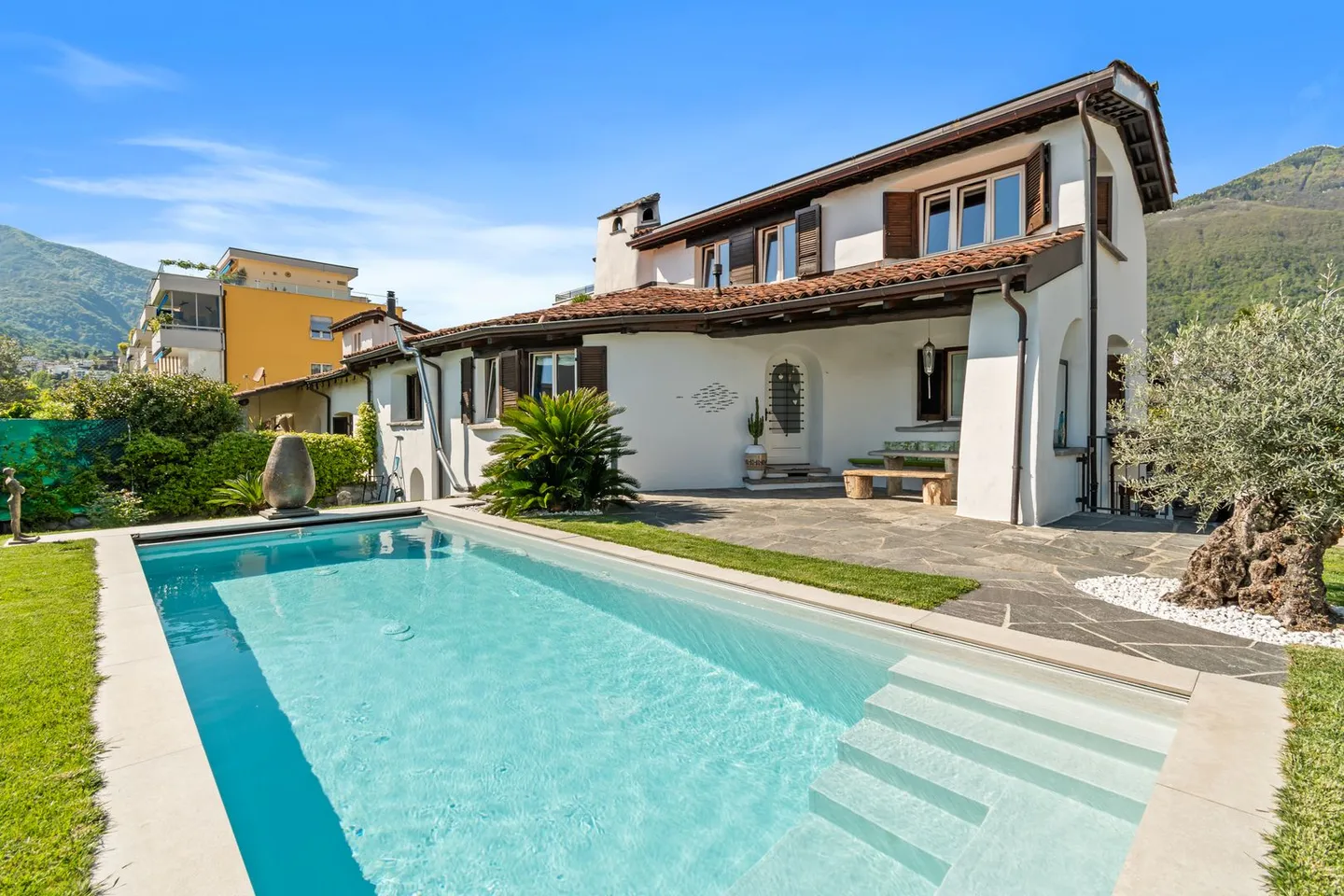 House Cecilia - Photo 1 of 13