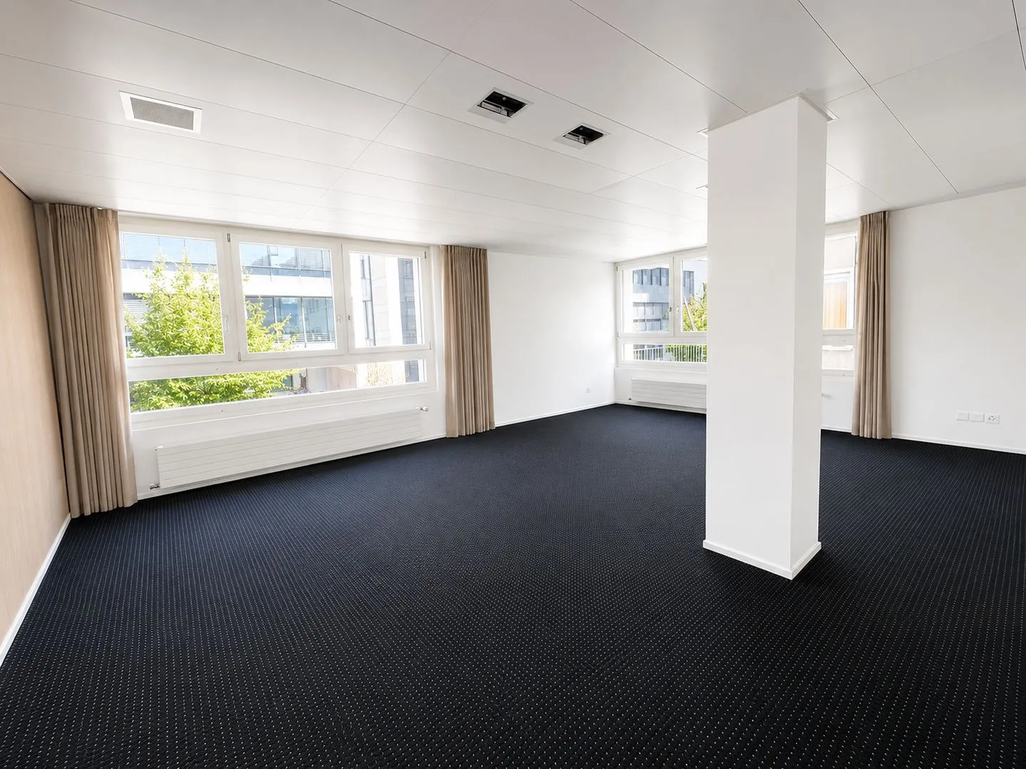 Interesting commercial space for use as an office - Photo 6 of 11