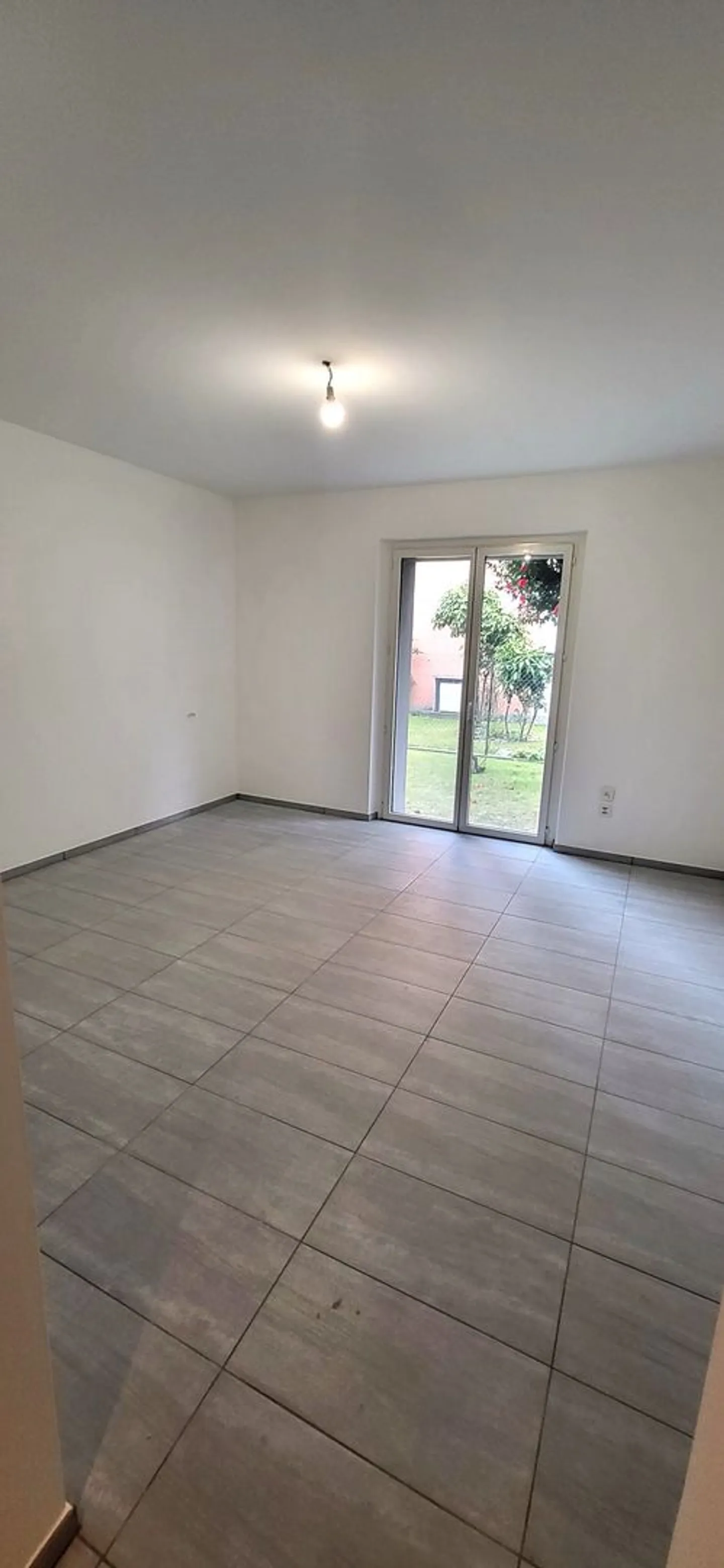 2.5 Room Apartment with Garden - Photo 3 of 10