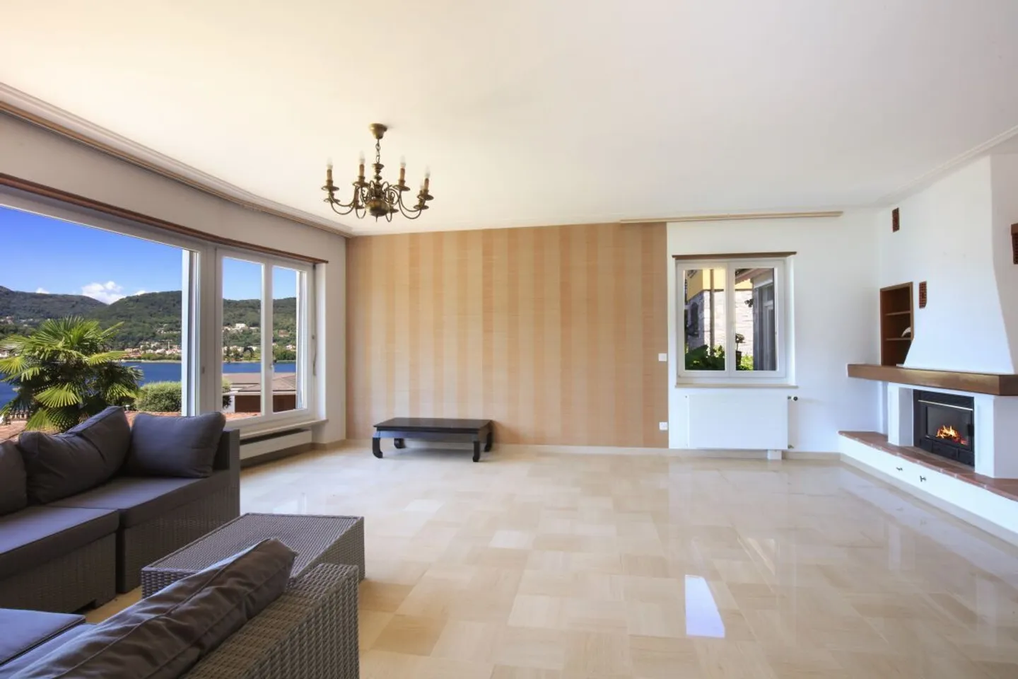 Mittelmeer-Villa mit Seeblick - Foto 9 von 13