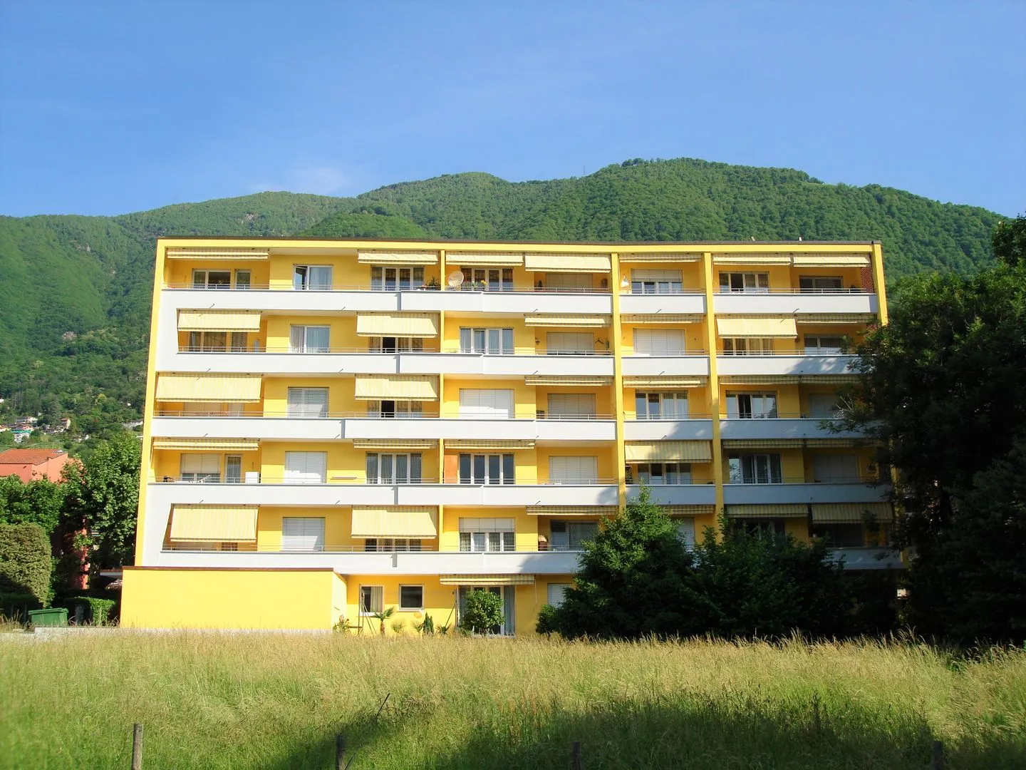 Charming 1.5-room apartment near Lake Maggiore - Photo 2 of 13