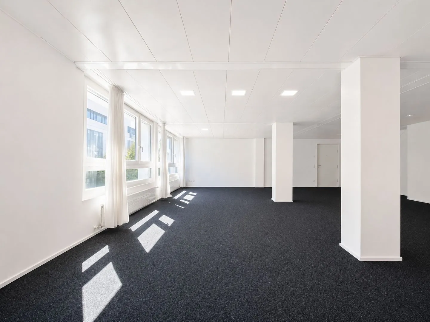 Interesting commercial space for use as an office - Photo 2 of 11