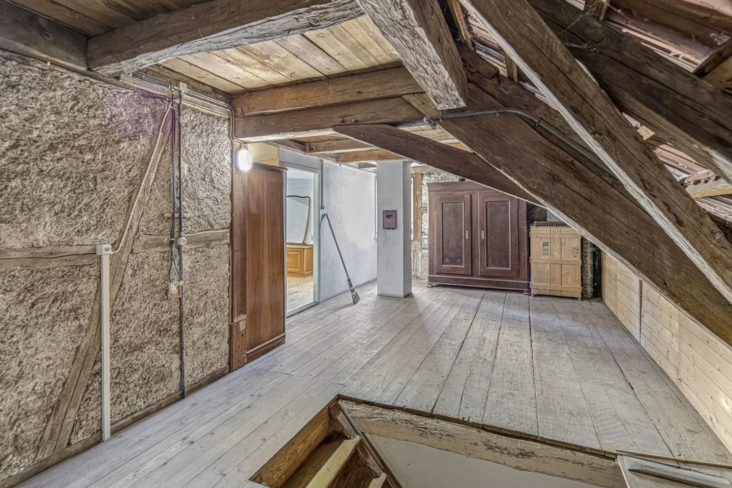 Zuhause mit Zukunft - Zwei Wohnungen, viel Platz und Ausbaupotenzial - Photo 2 sur 13