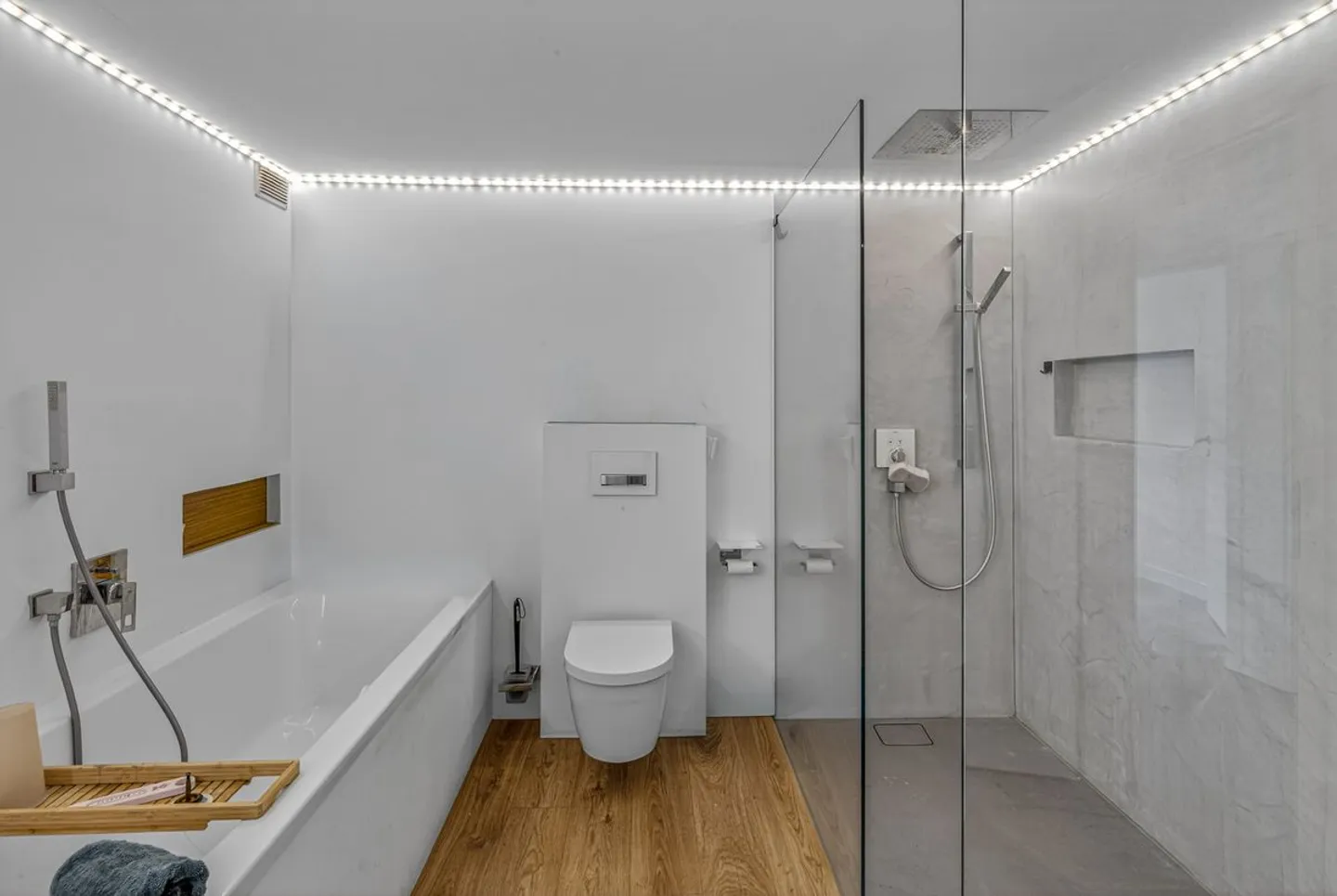 Modern Family House with a View! - Photo 7 of 13