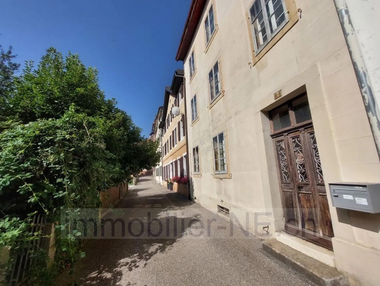 House with 3 apartments and garden - Photo 1 of 11