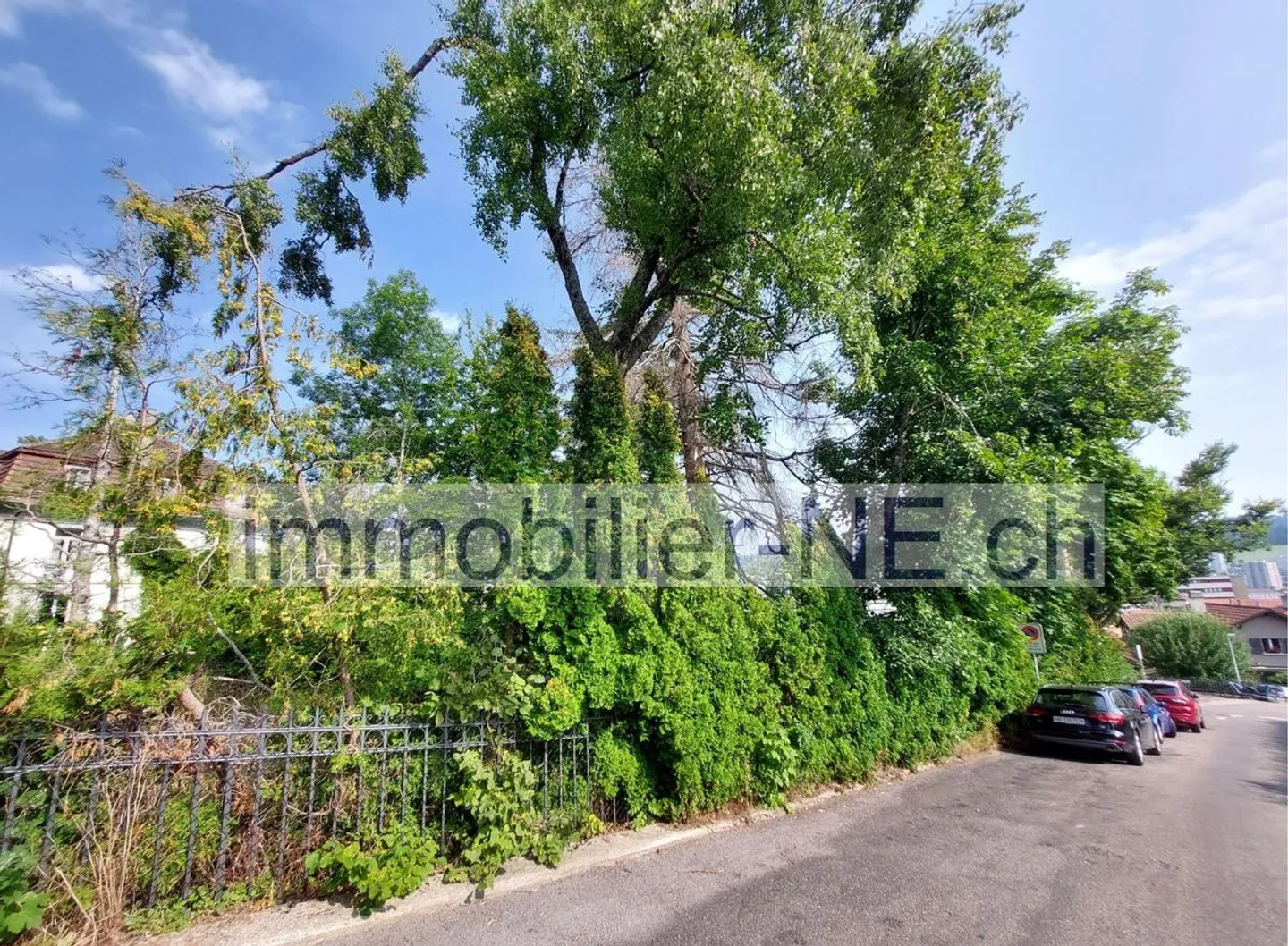 Building land ideally located in a sought-after area - Photo 1 of 3