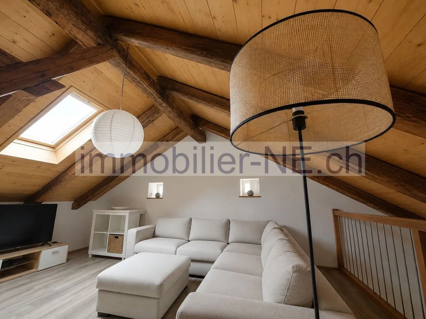 Stupendo appartamento attico con garage e posto auto esterno - Foto 1 di 12