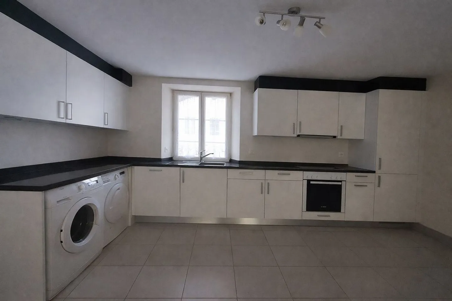 Residential property with tea room and magnificent terrace, privileged location - Photo 8 of 12