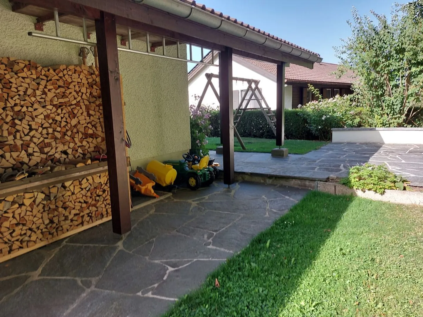 Beautiful individual villa near the forest - Photo 9 of 13