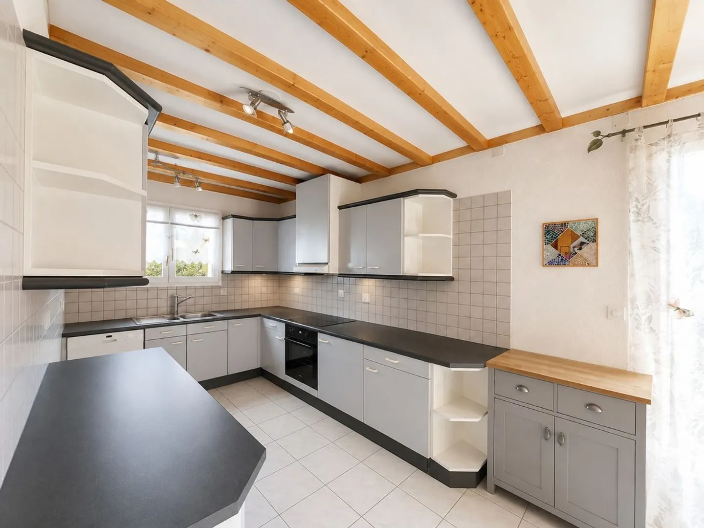 Villa individuelle composée de deux appartements indépendants, avec vaste jardin privatif - Foto 7 di 13