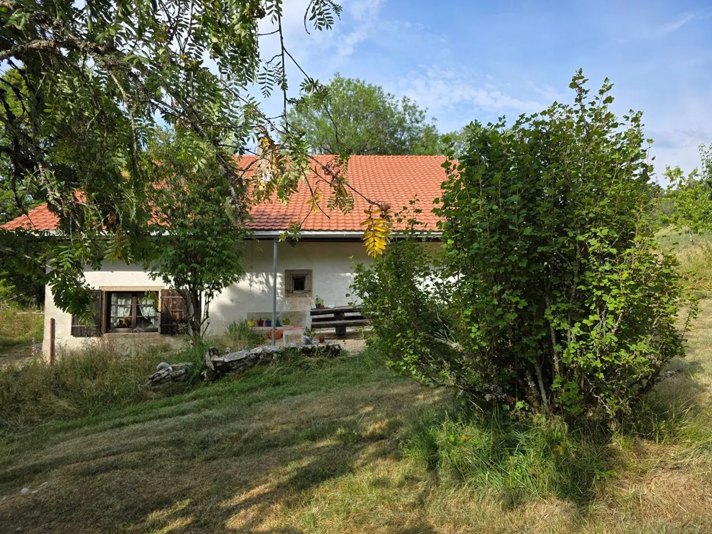 Charming renovated farmhouse with a magnificent large garden - Photo 2 of 13