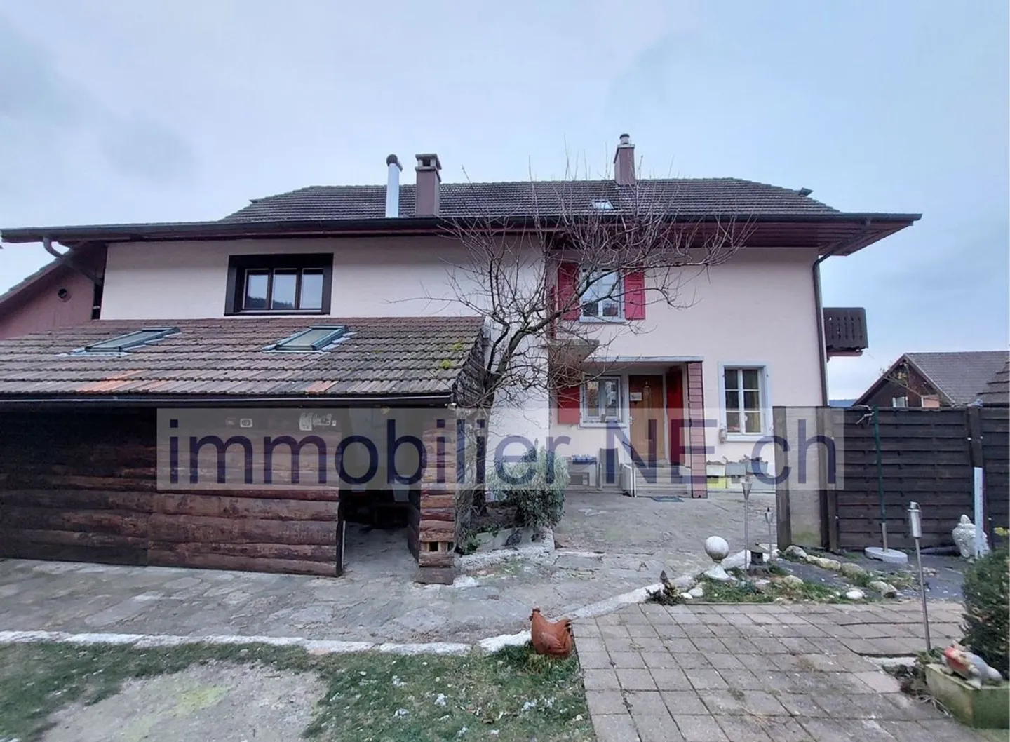 Large house with lake view and potential for development - Photo 1 of 13