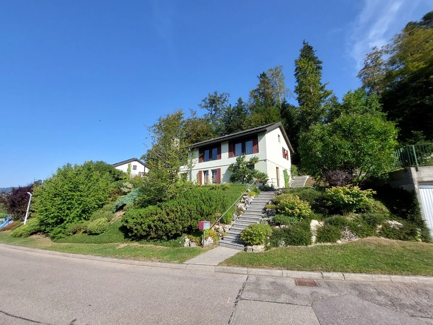 Beautiful individual villa near the forest - Photo 1 of 13