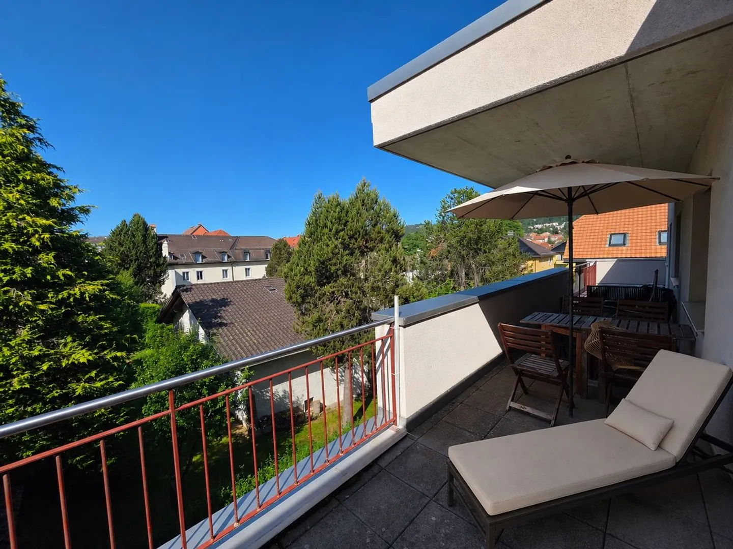 Appartamento attico con terrazza, garage doppio e posto auto esterno - Foto 1 di 11