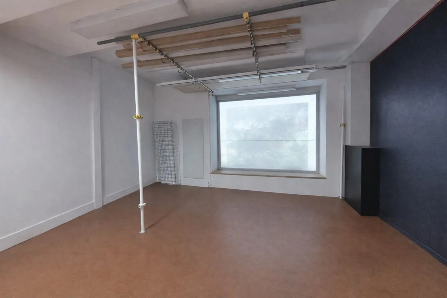 SUPERB COMMERCIAL SPACE OF 470M² ON A VERY BUSY AXIS - Photo 8 of 8